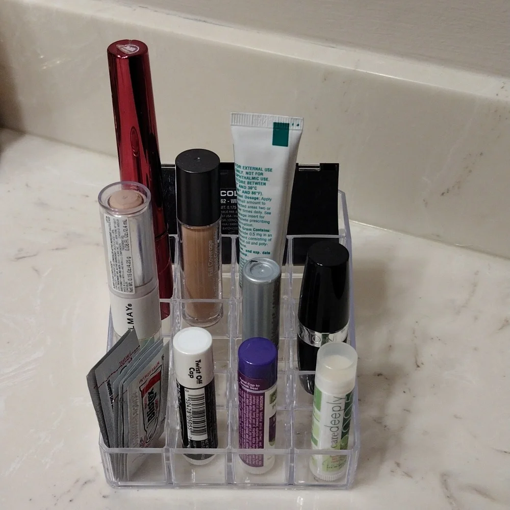 Acrylic cosmetics/brush organizer